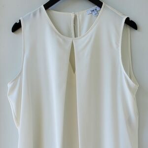 Bar III - White Sleeveless Blouse - L